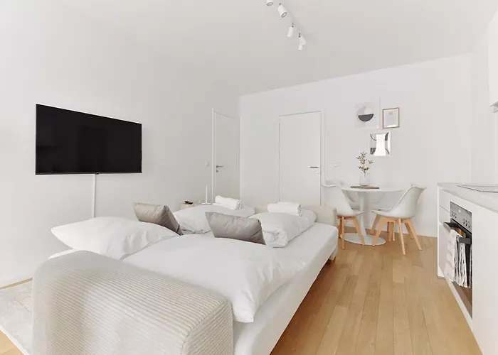 Apartman Luxury Modern With Garden Bécs